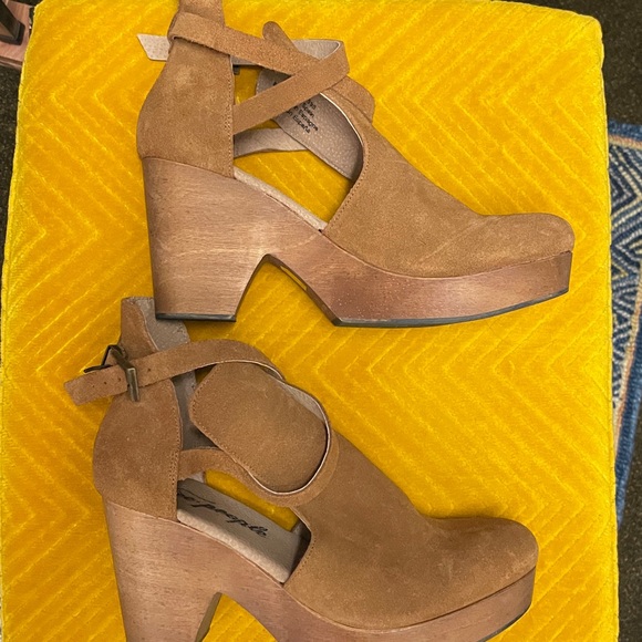 Free People Clogs - Picture 2 of 8